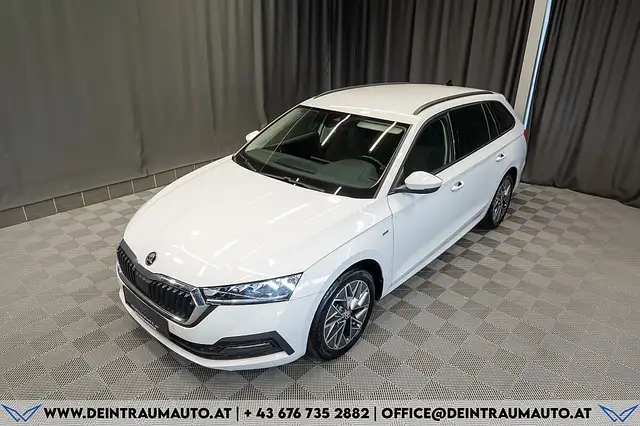 Skoda Octavia view 4