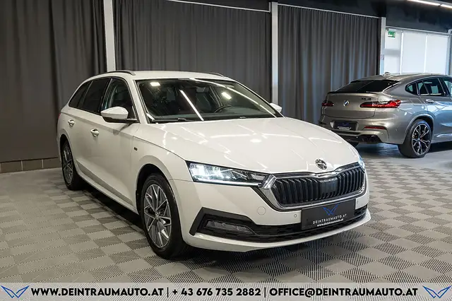 Skoda Octavia view 3