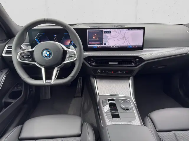 BMW 3 Series view 12
