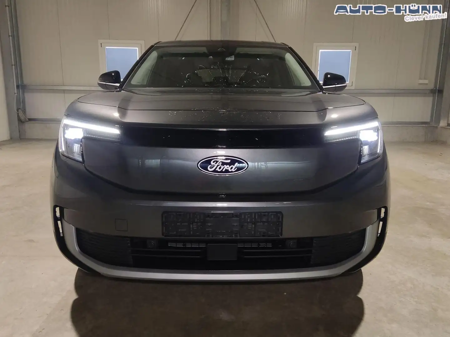 Ford Explorer Limited Edition Extended Range 79kWh 204PS Auto... Grau - 2