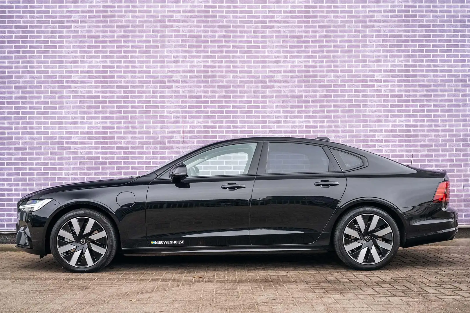 Volvo S90 T8 Plug-in hybrid AWD Plus Dark | Google | Long Ra Zwart - 2