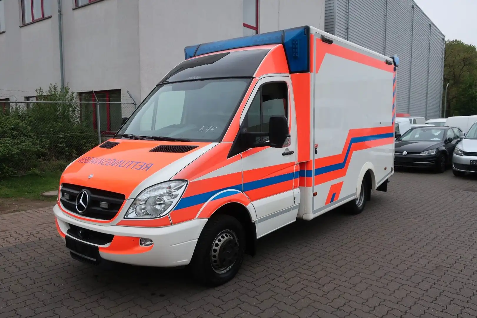 Mercedes-Benz Sprinter II 519 CDI/RTW/KTW/Klima/Automatik White - 1