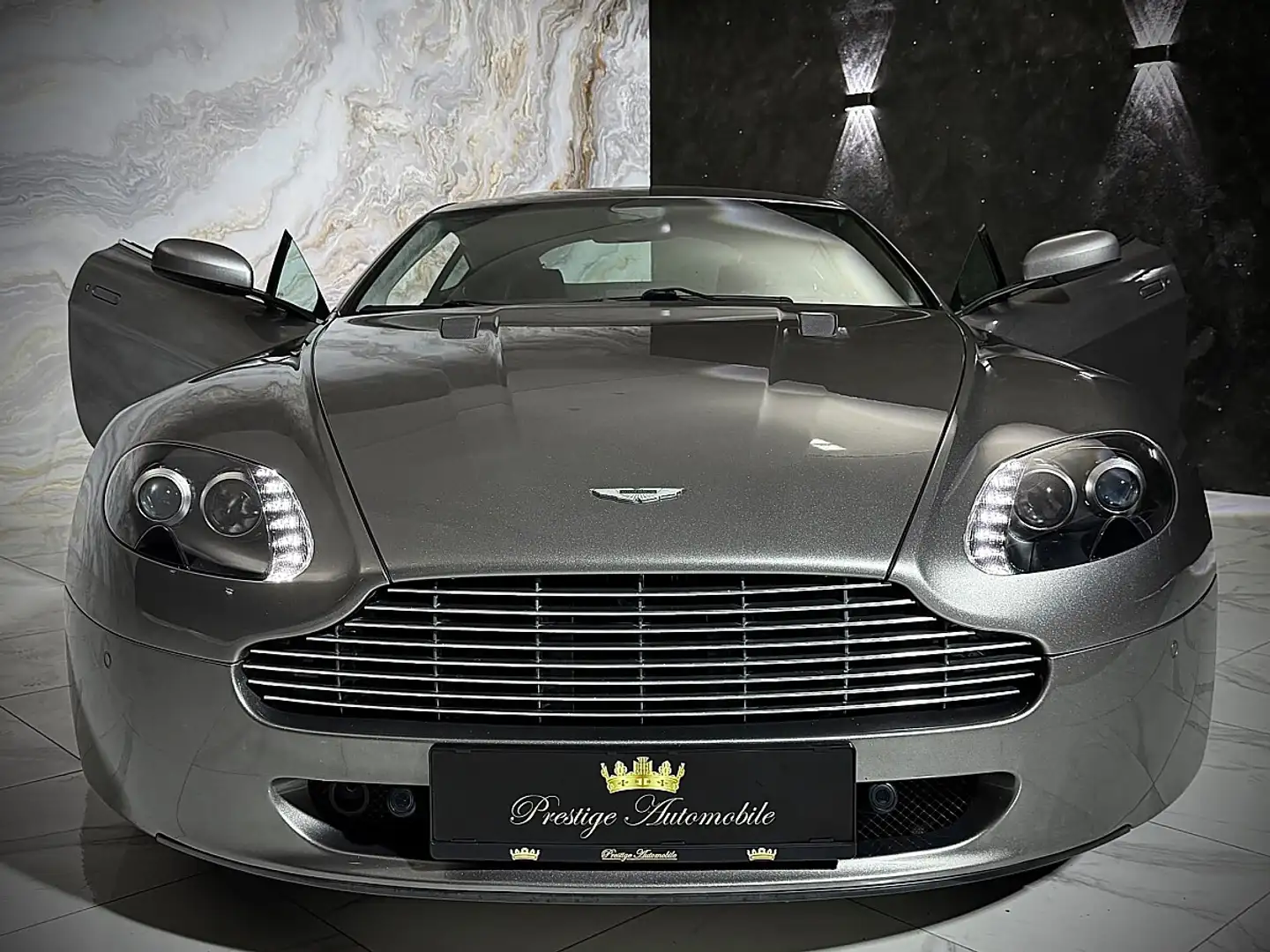 Aston Martin Vantage V8 S 426PS Coupe * DOKTOR VORBESITZ * LÜCKENLOS... Grau - 1