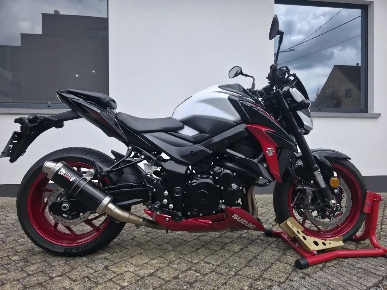Suzuki GSX-S 750
