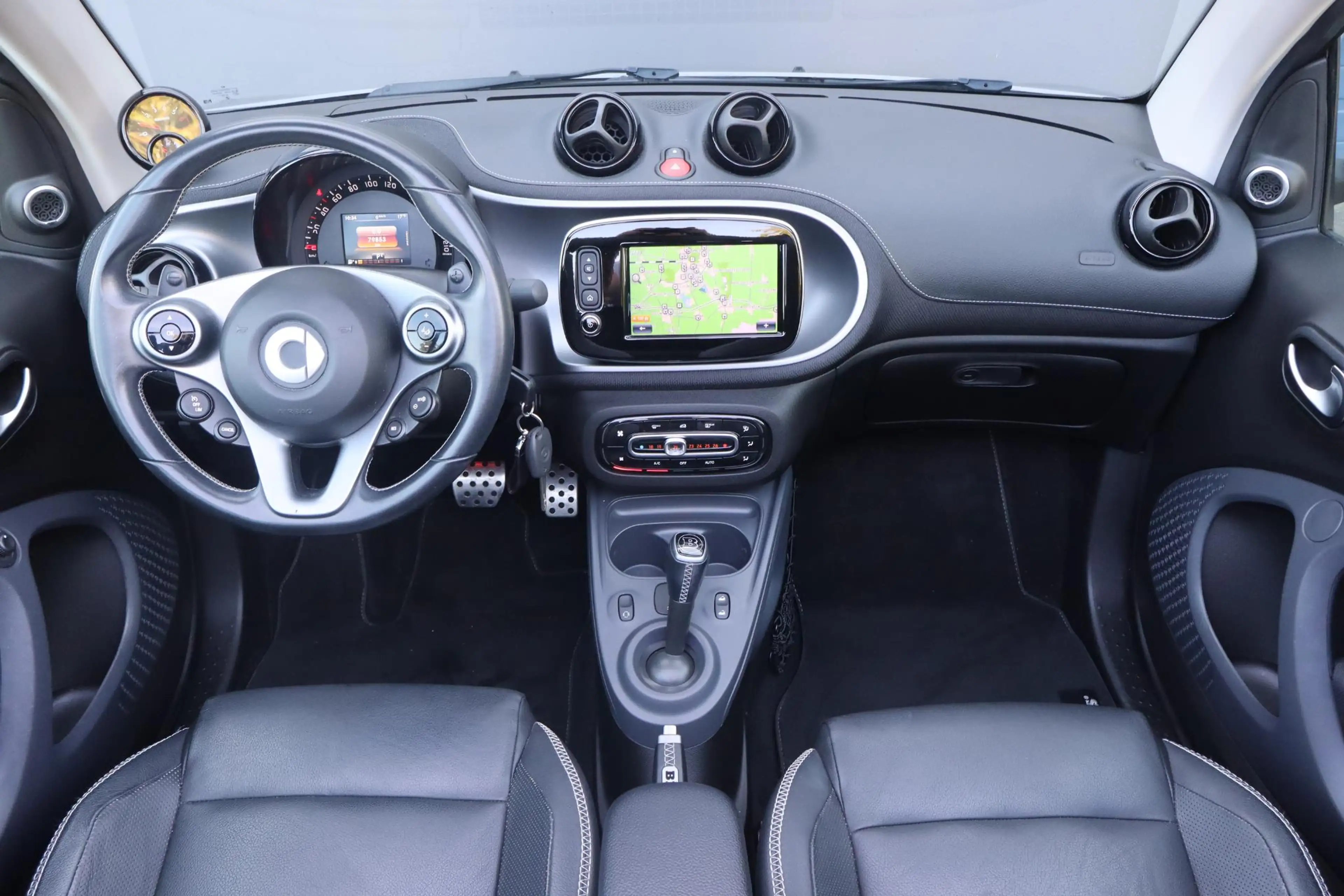 smart forTwo cabrio 1.0 Turbo BRABUS Xclusive — photo 5