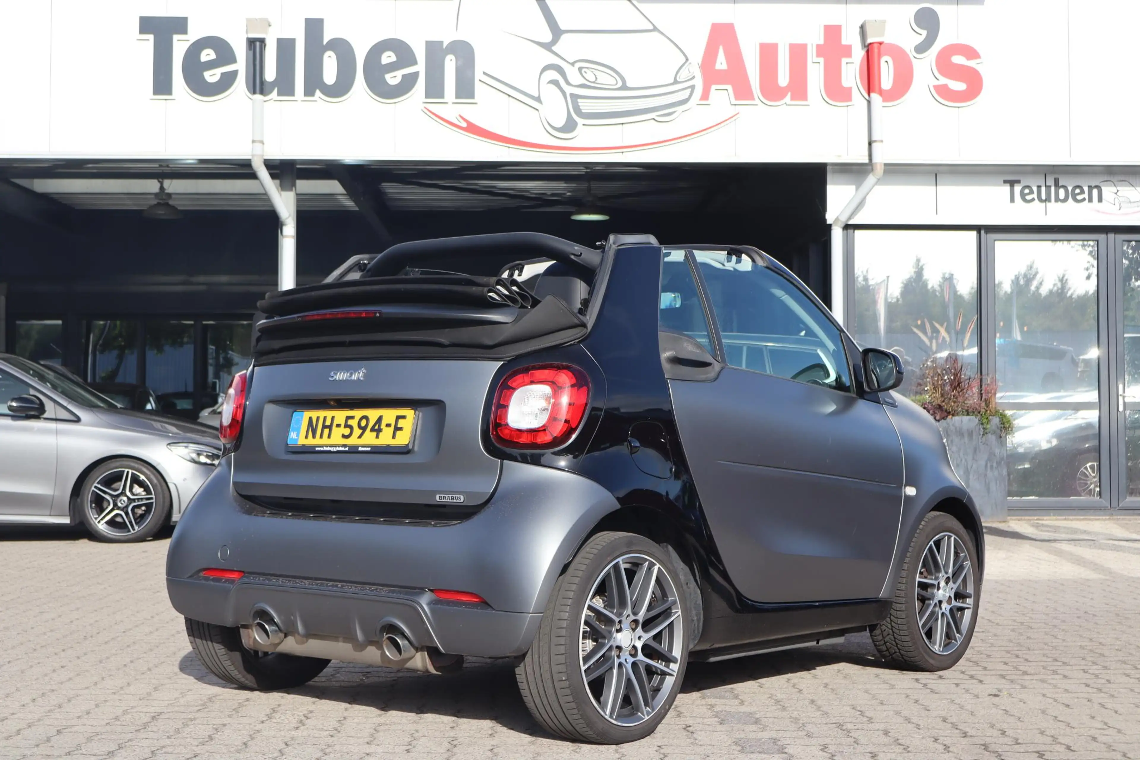smart forTwo cabrio 1.0 Turbo BRABUS Xclusive — photo 2