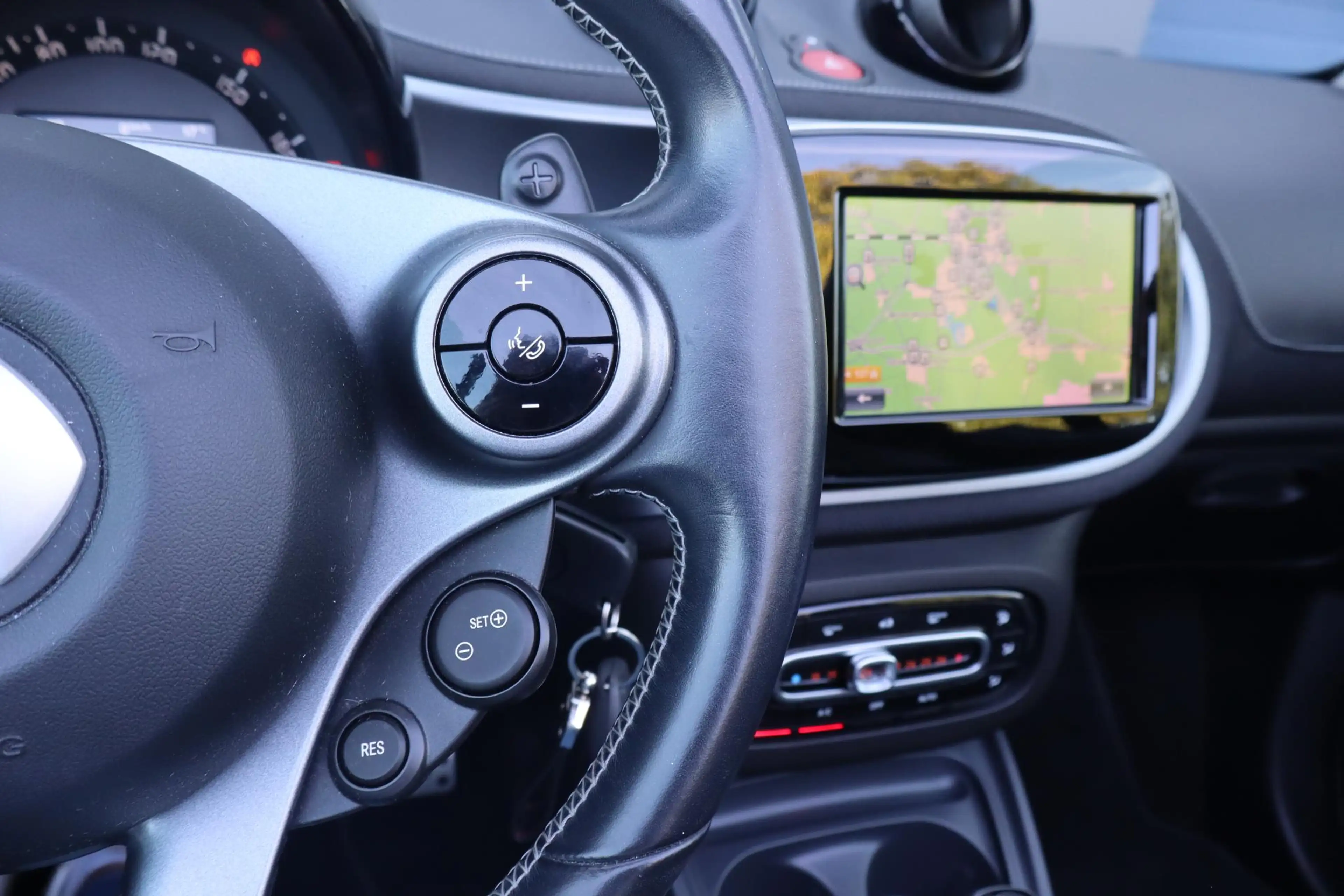 smart forTwo cabrio 1.0 Turbo BRABUS Xclusive — photo 23