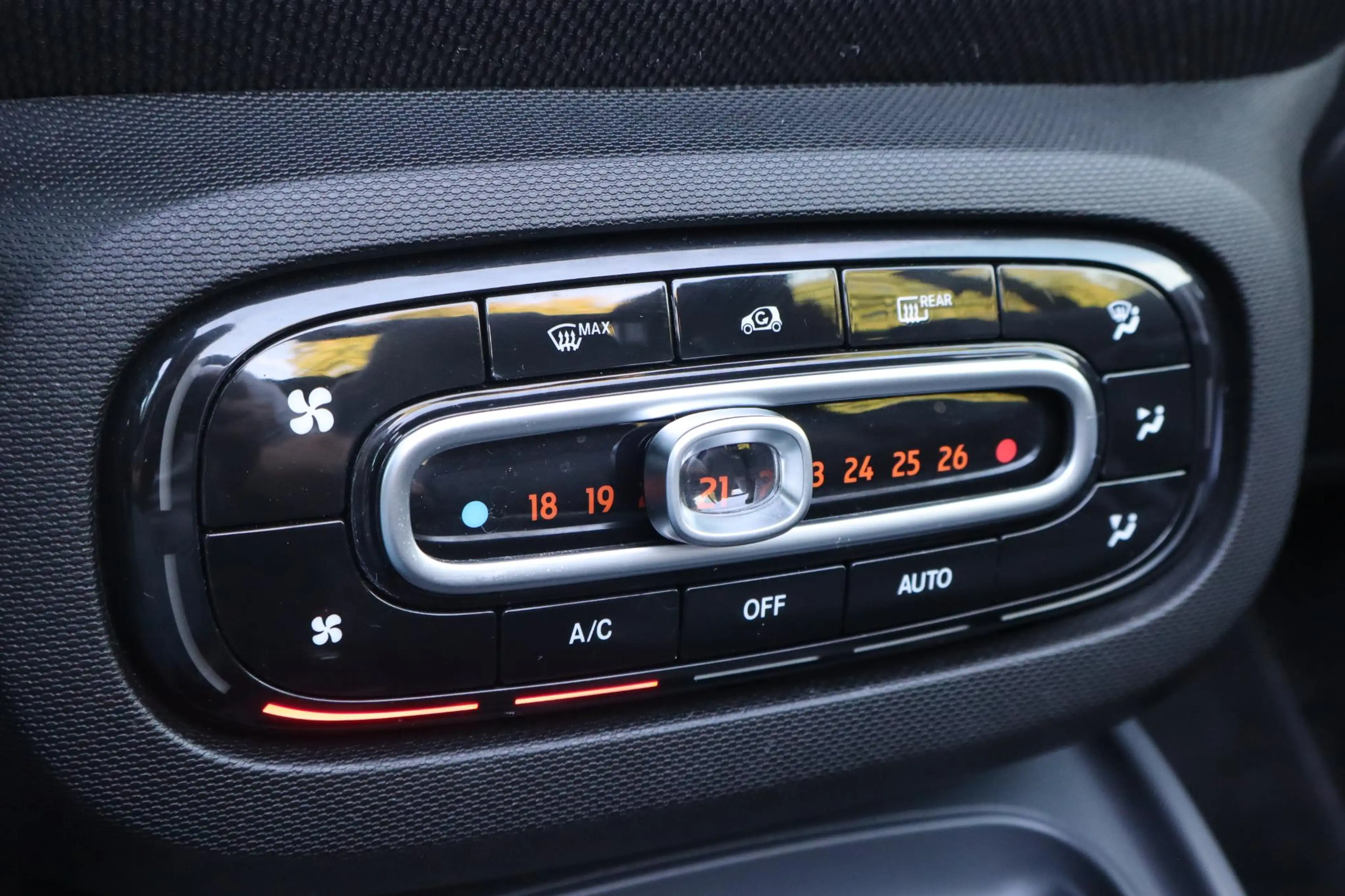 smart forTwo cabrio 1.0 Turbo BRABUS Xclusive — photo 13