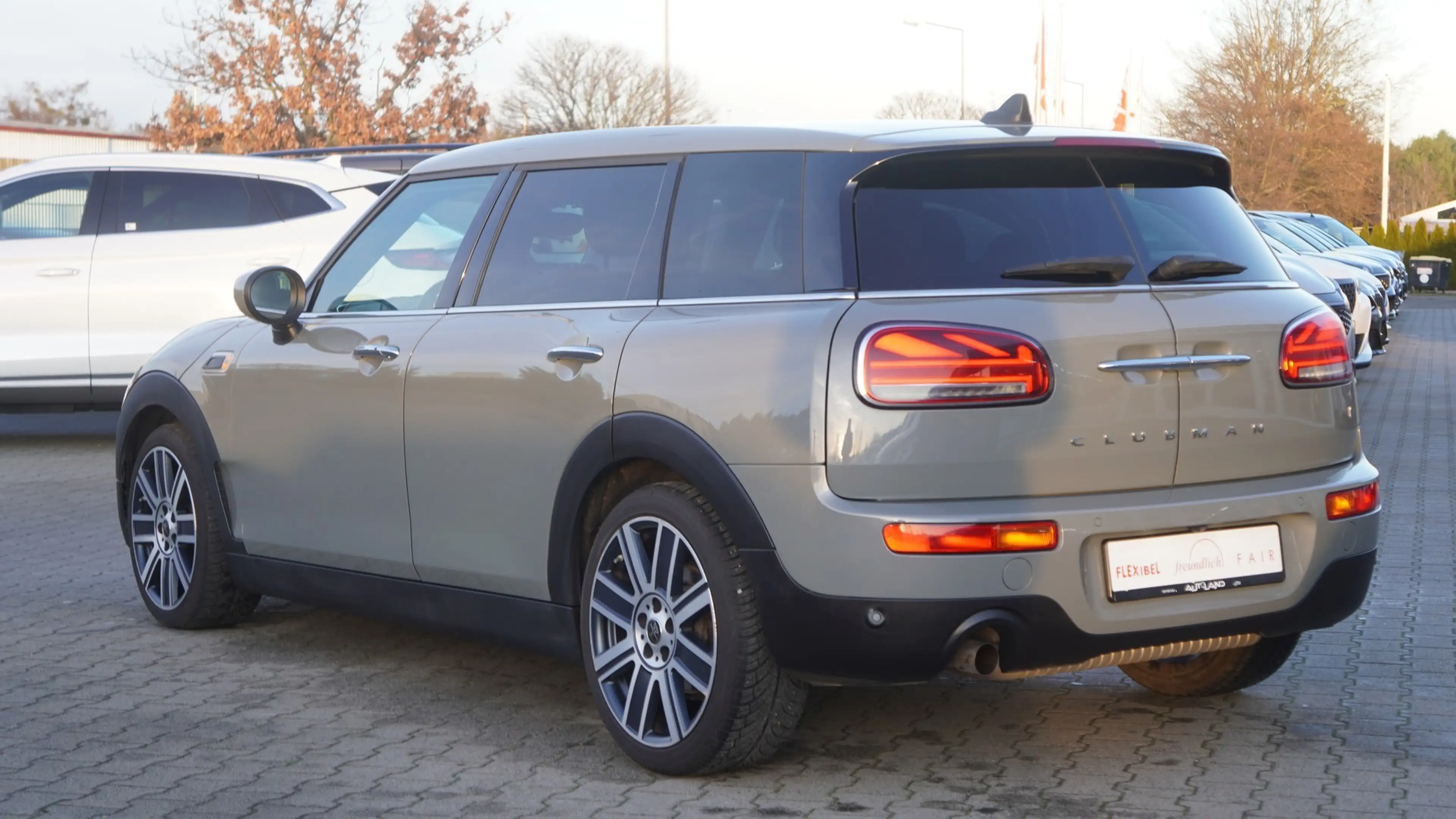 MINI One Clubman Clubman 1.5 One Aut. Klimaaut. Sitzheizung PDC — photo 4