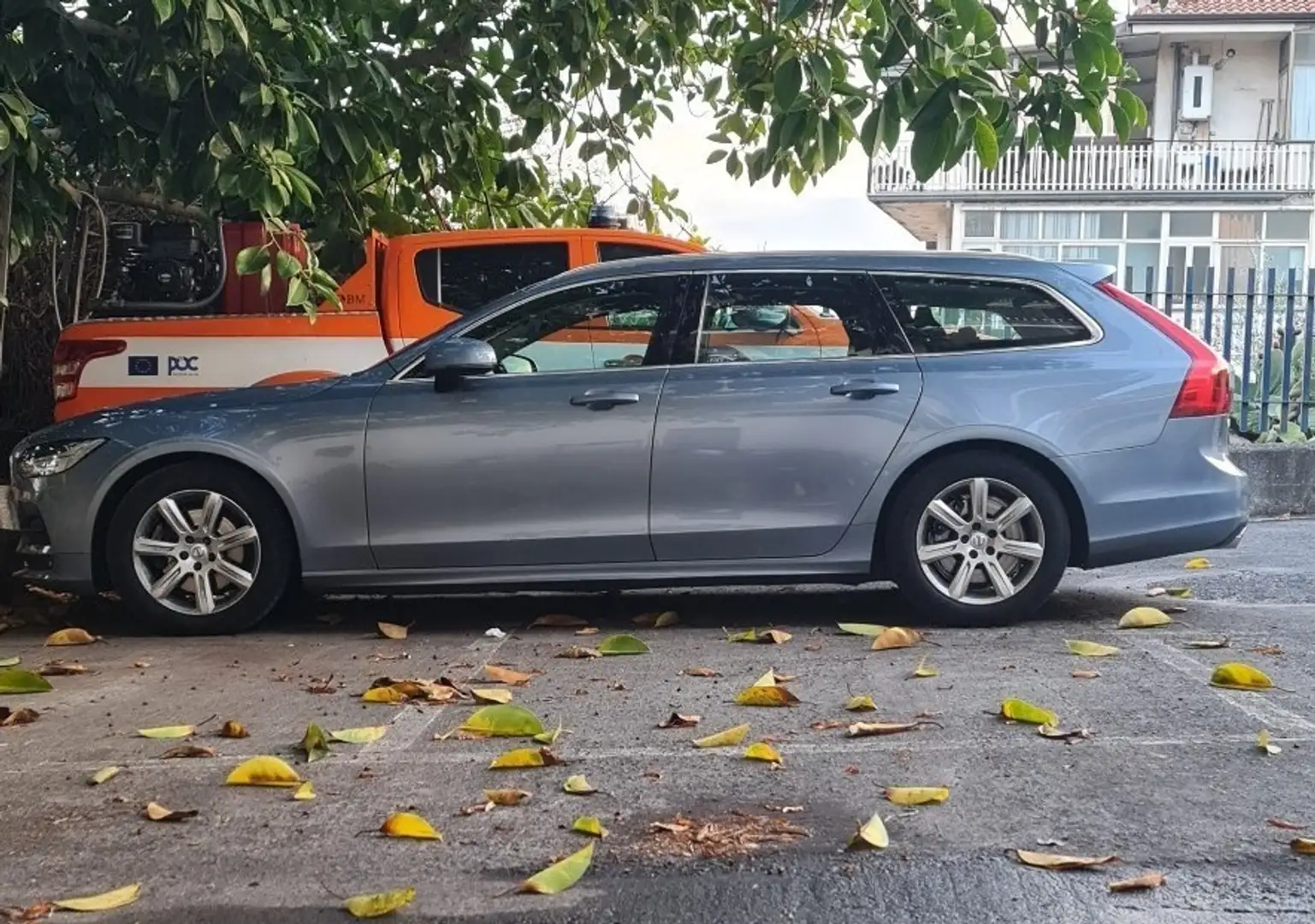 Volvo V90 2.0 d4 Momentum geartronic my20 - 2