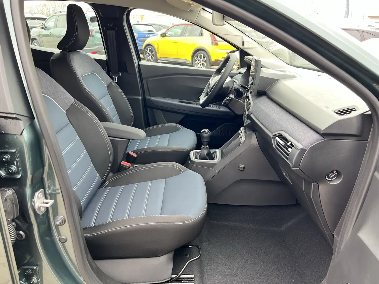 Dacia Sandero Neues Modell TCe 100 Journey Driving- & Winterpake 7