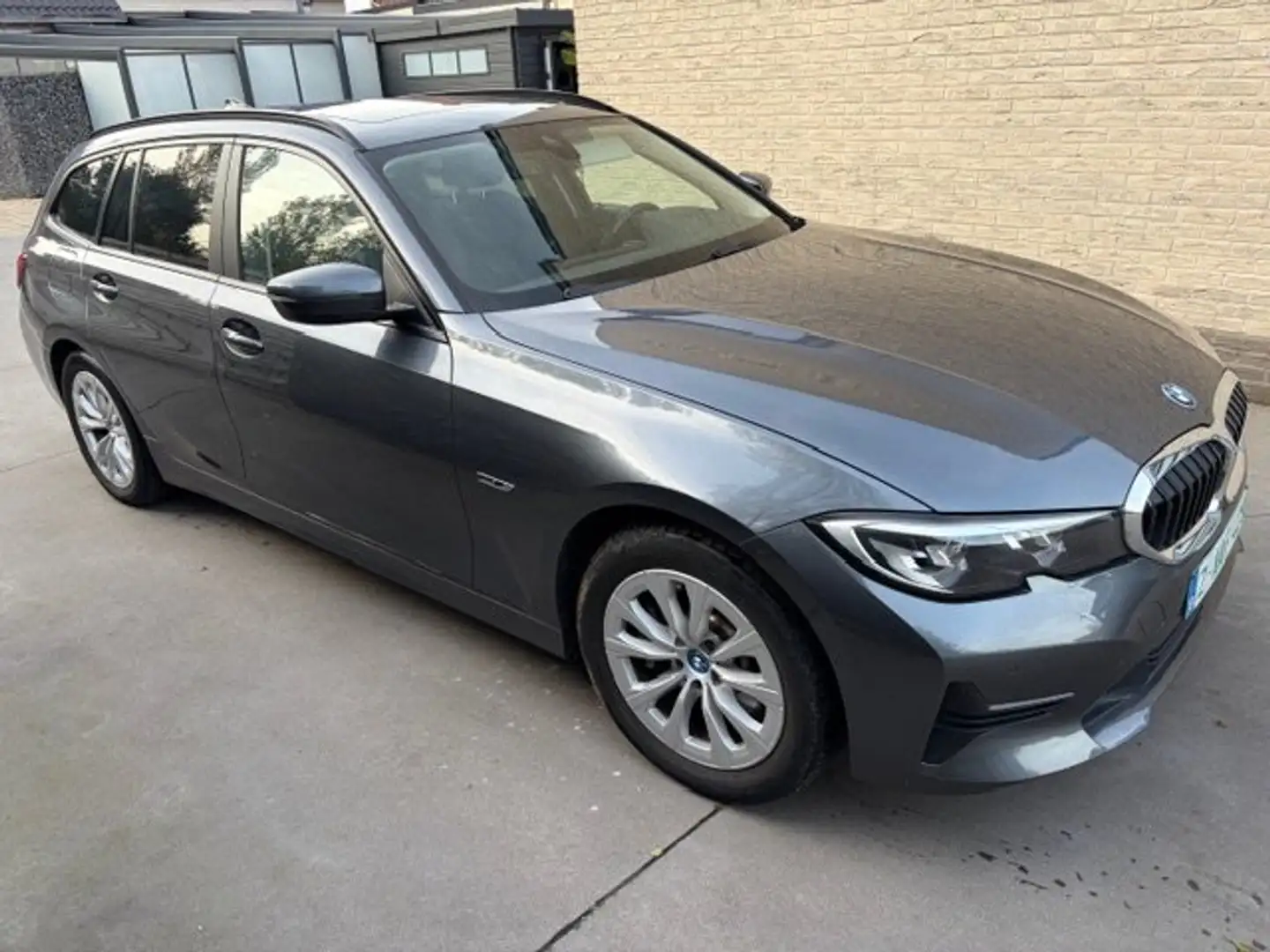 BMW 330 330e Touring Aut. Sport Line PANO DAK TREKHAAK Zwart - 1