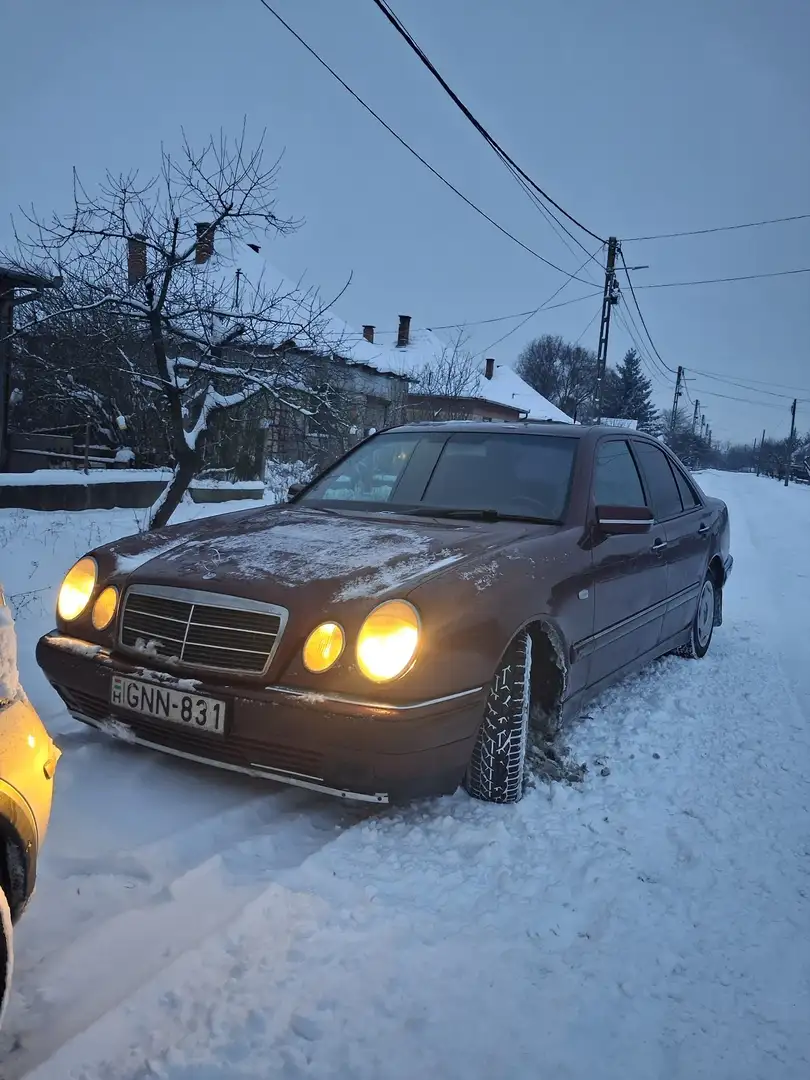 Mercedes-Benz E 290 TD Elegance - 1