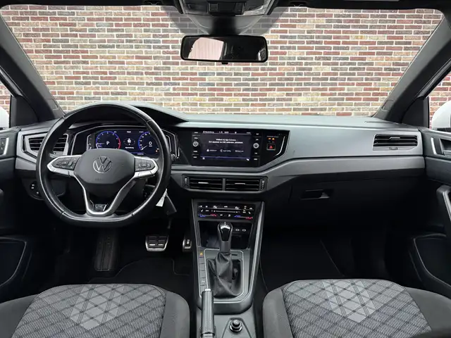 Volkswagen Polo view 10