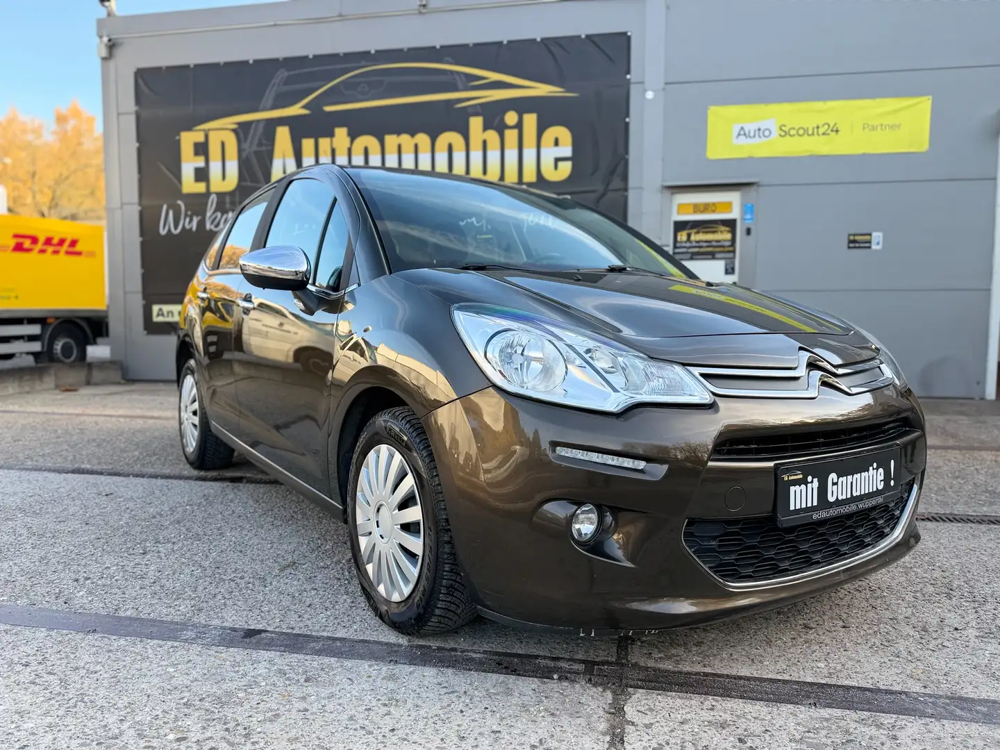 Citroen C3 1.2 BENZIN MIT GARANTIE! *TEMPOMAT,KLIMAA,NAVI* Braun - 1