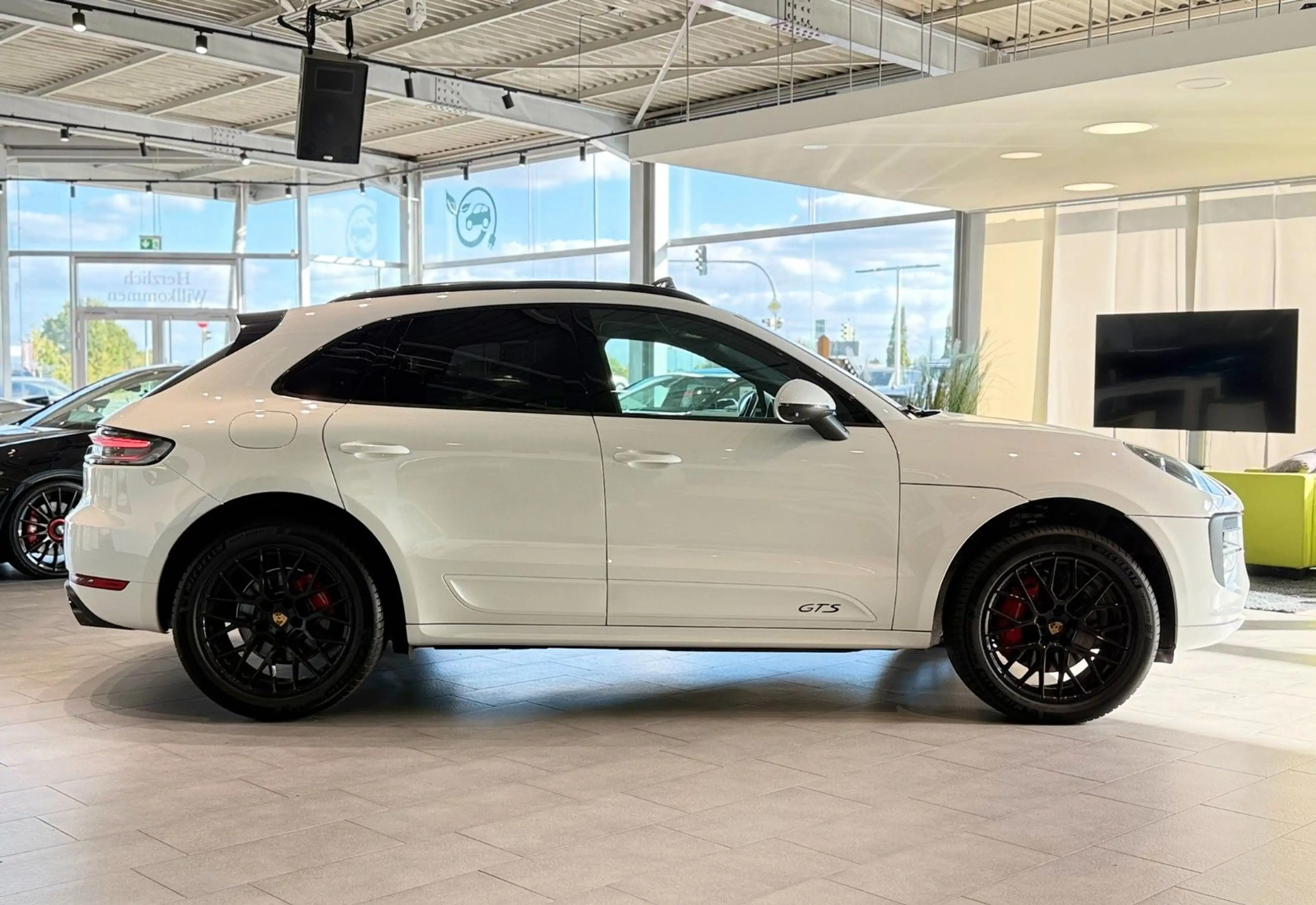 Porsche Macan GTS*Memory*Sitzbel.*Pano*360°*BOSE* — photo 7