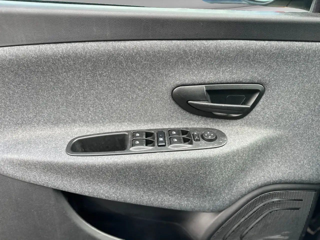 Lancia Ypsilon 2023 — фото 6
