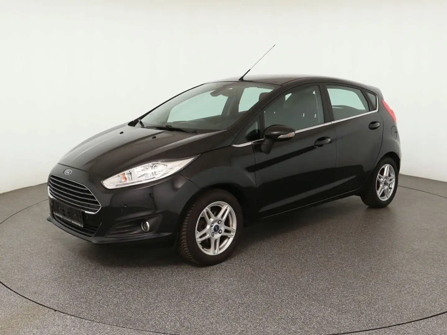Ford Fiesta Titanium Schwarz - 1
