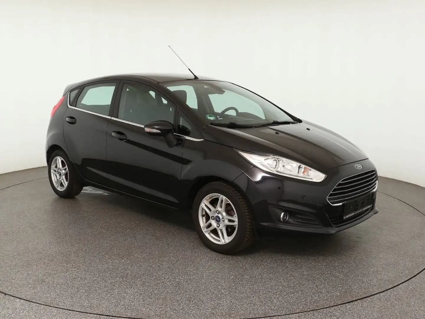 Ford Fiesta Titanium Schwarz - 2