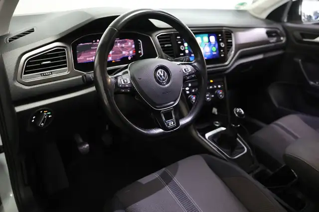 Volkswagen T-Roc view 14