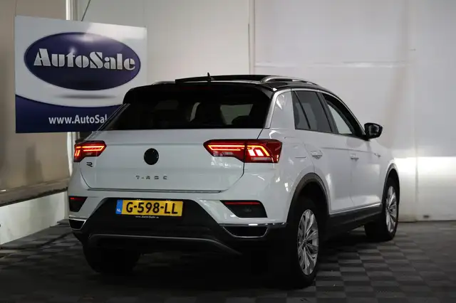 Volkswagen T-Roc view 5