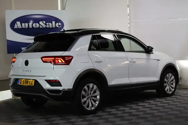 Volkswagen T-Roc view 9