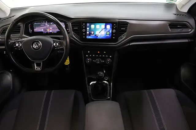 Volkswagen T-Roc view 2