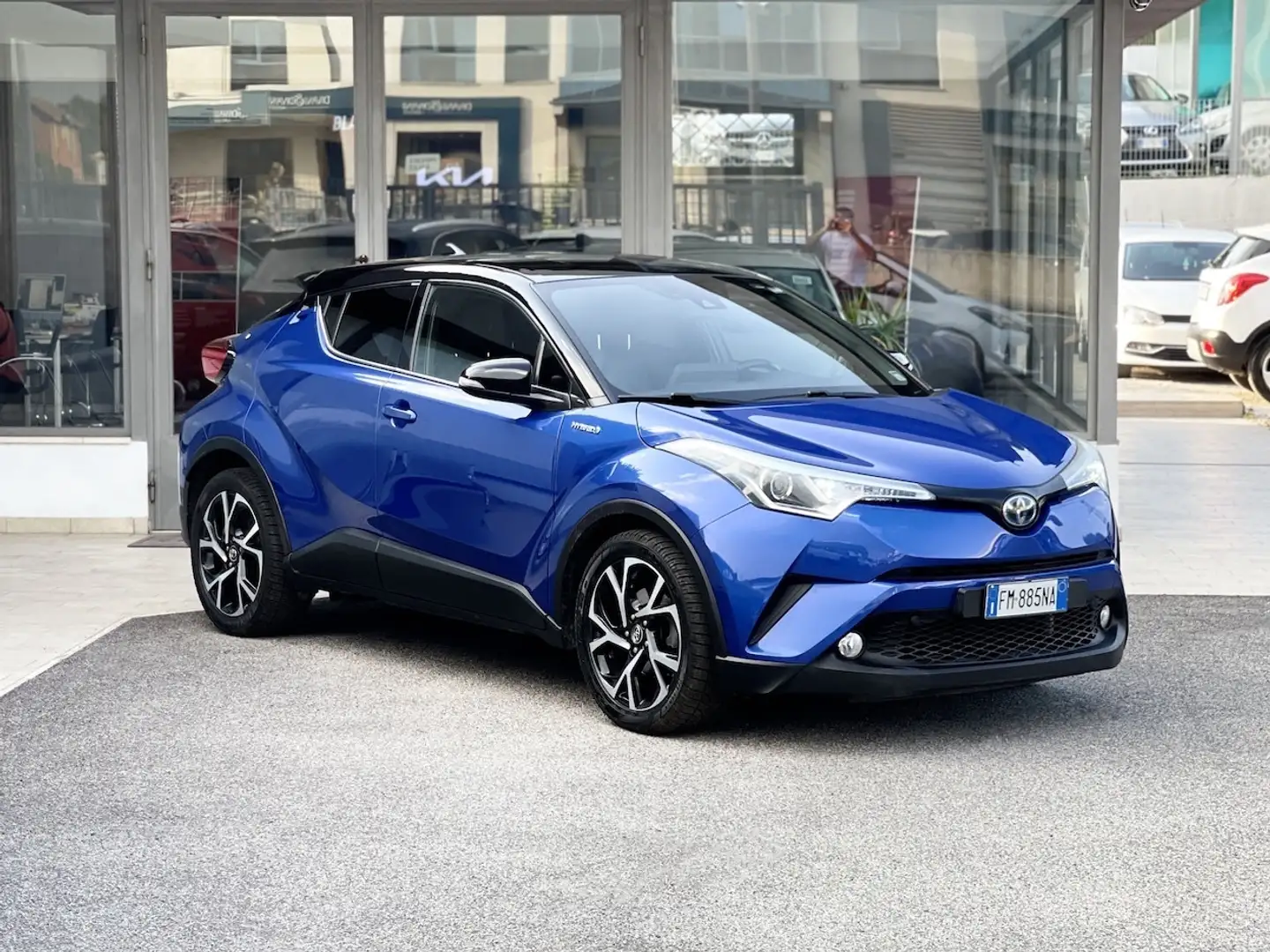 Toyota C-HR 1.8 Hybrid 98CV E6 Automatica - 2017 Blu/Azzurro - 1