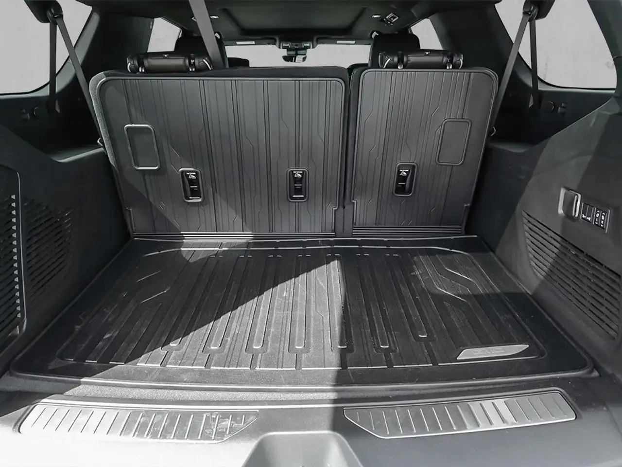 GMC Yukon photo GMC Yukon