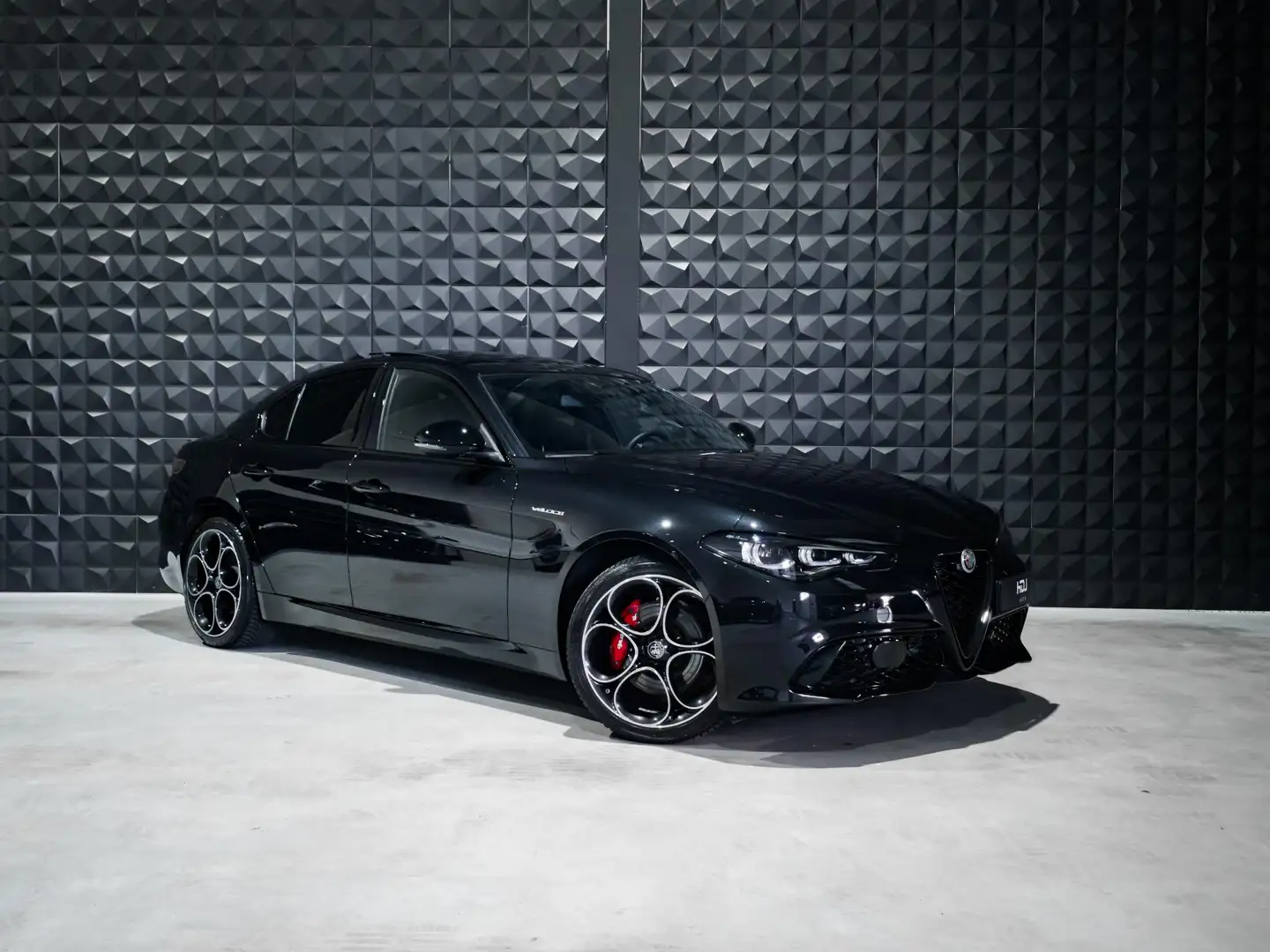 Alfa Romeo Giulia 2.0 T GME AWD Veloce | Pano | 19"| ACC | Matrix |S Zwart - 1