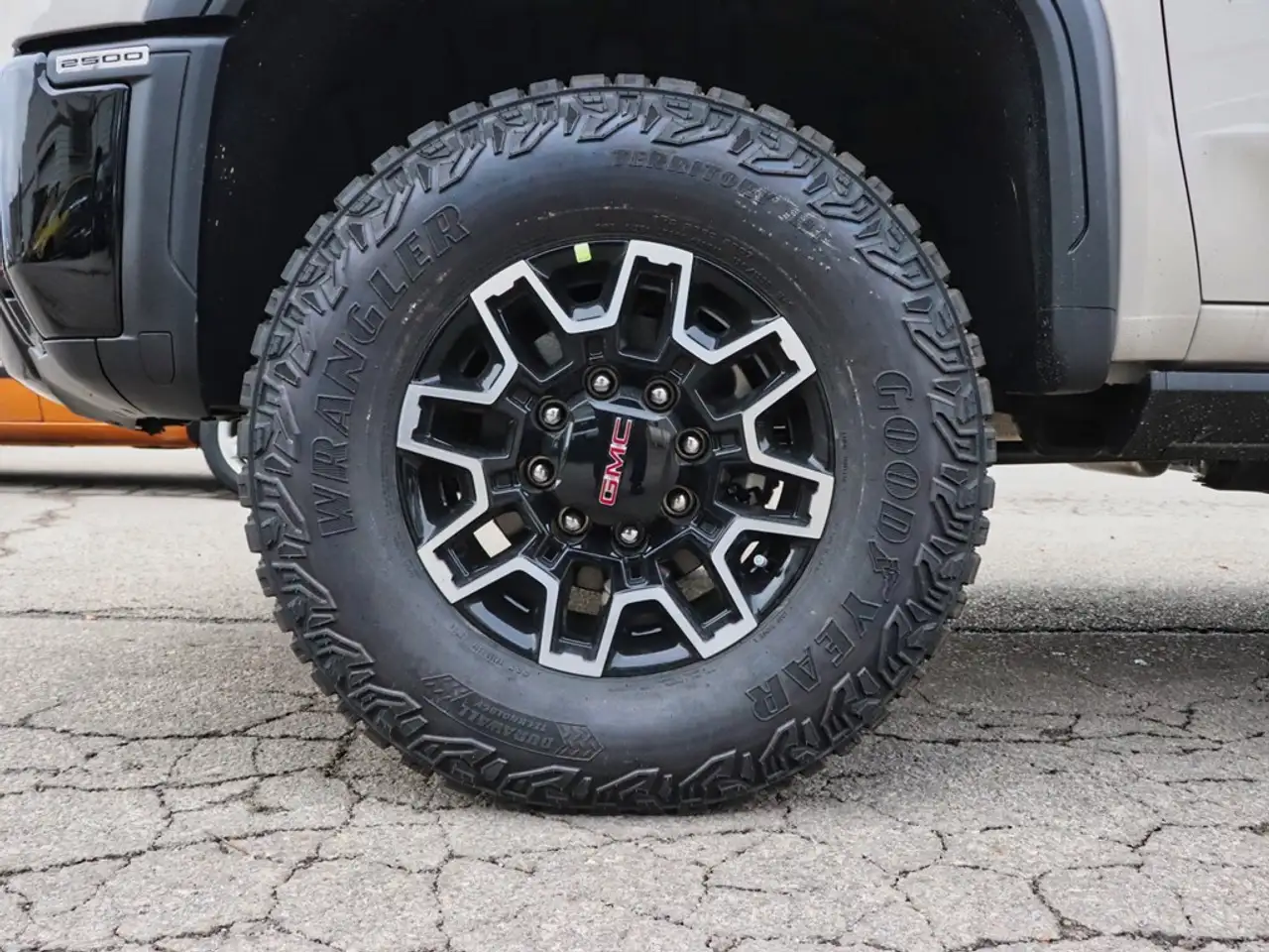 GMC Sierra 2500HD снимка GMC Sierra 2500HD
