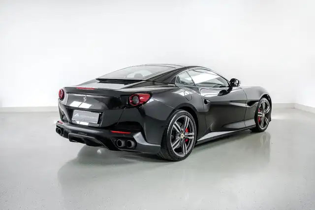 Ferrari Portofino view 4