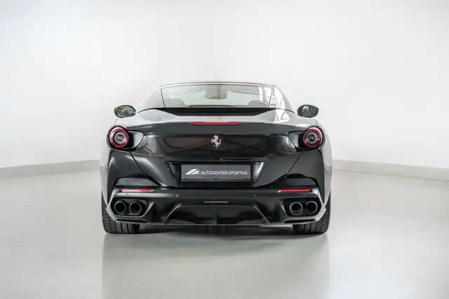 Ferrari Portofino view 5