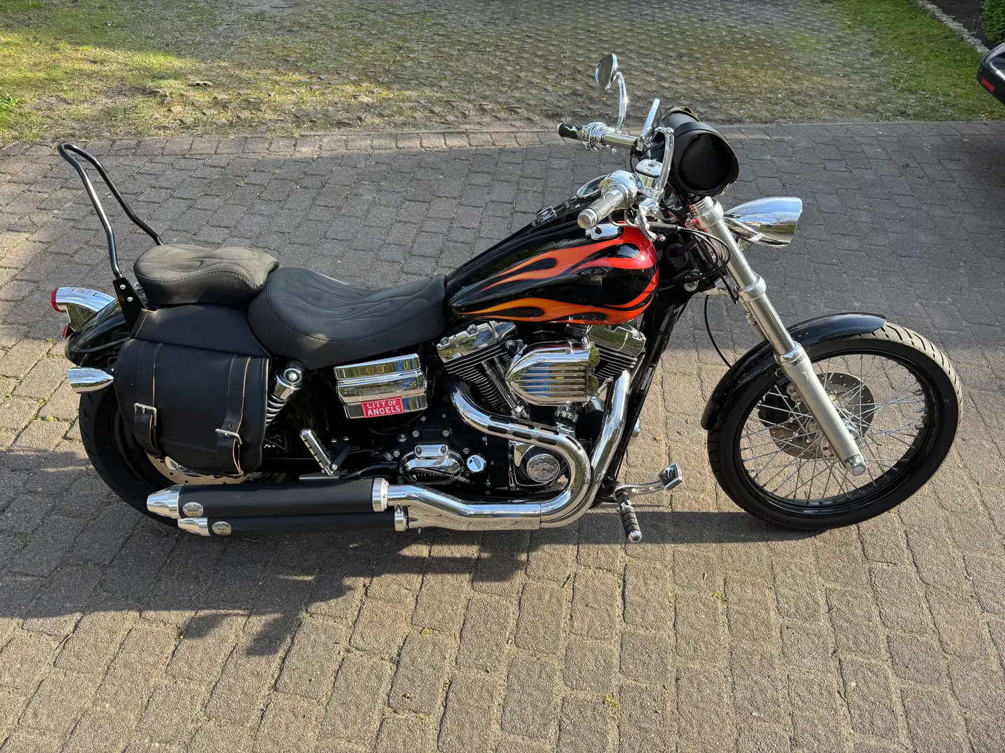 Harley-Davidson Dyna Wide Glide Flame Edition Чорний - 1