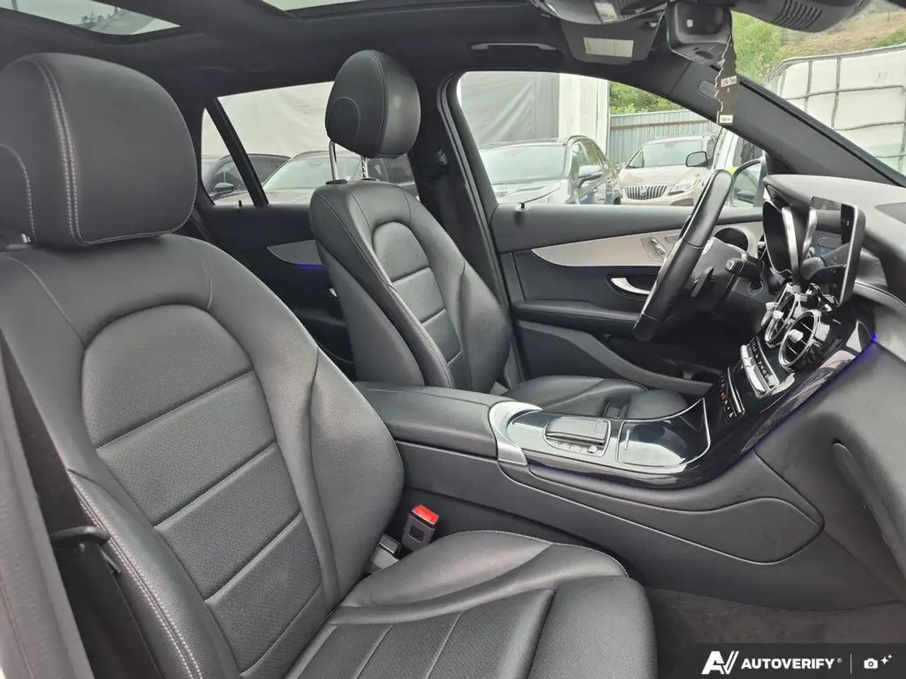 Mercedes-Benz GLC снимка Mercedes-Benz GLC