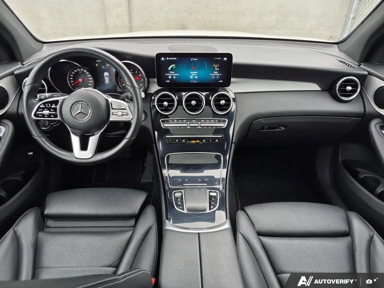 Mercedes-Benz GLC снимка Mercedes-Benz GLC