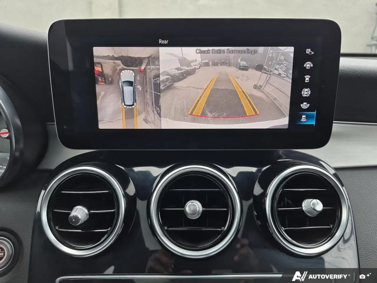 Mercedes-Benz GLC снимка Mercedes-Benz GLC