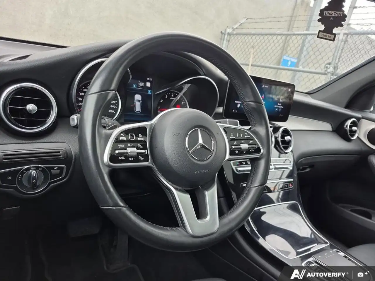 Mercedes-Benz GLC снимка Mercedes-Benz GLC