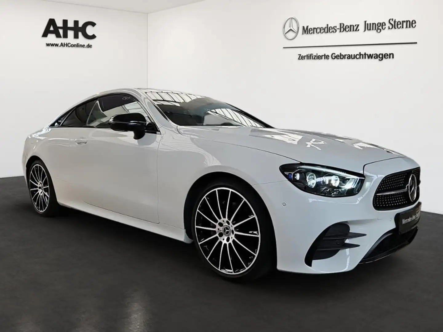 Mercedes-Benz E 220 d Coupé AMG Night Pano ACC 360° Multibeam Bianco - 2