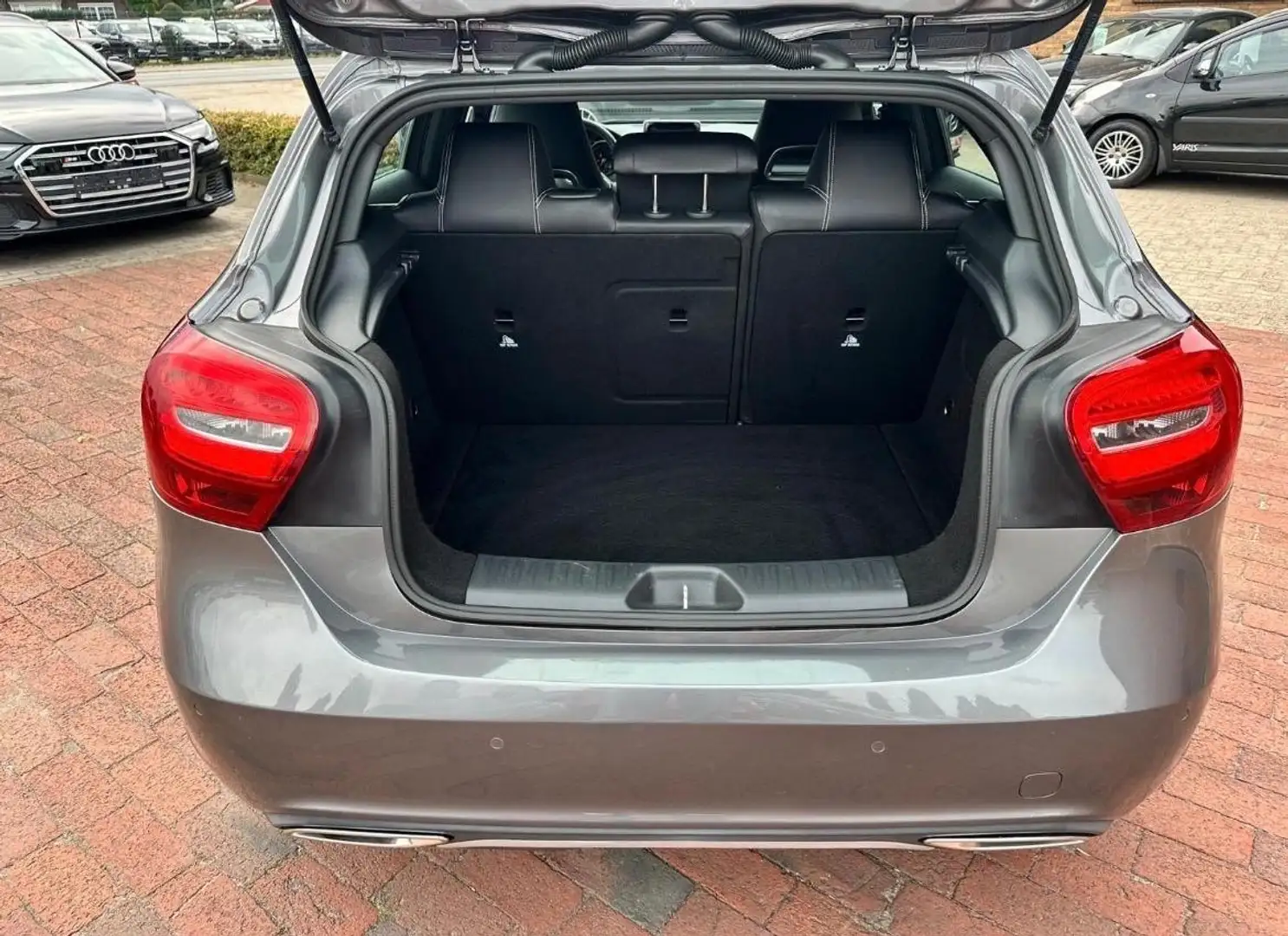 Mercedes-Benz A 200 A200d - 2