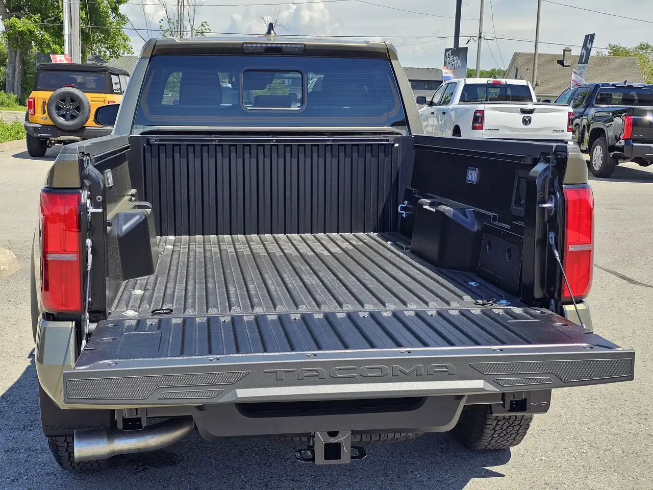 Toyota Tacoma снимка Toyota Tacoma