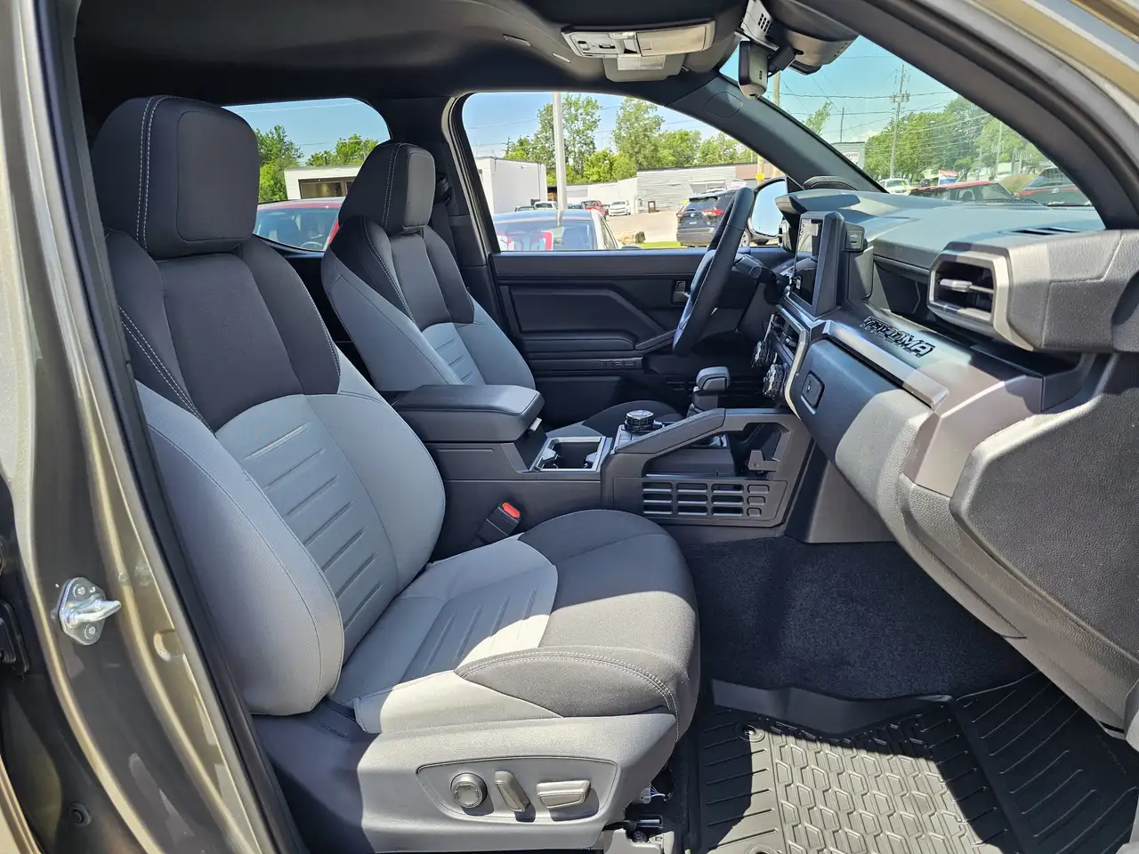 Toyota Tacoma снимка Toyota Tacoma