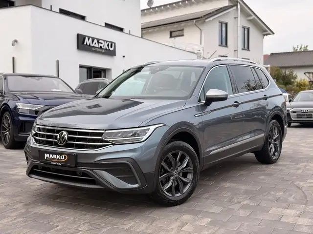 Volkswagen Tiguan Allspace 2.0 TDI /7.Sitzer/AHK/ACC/LED