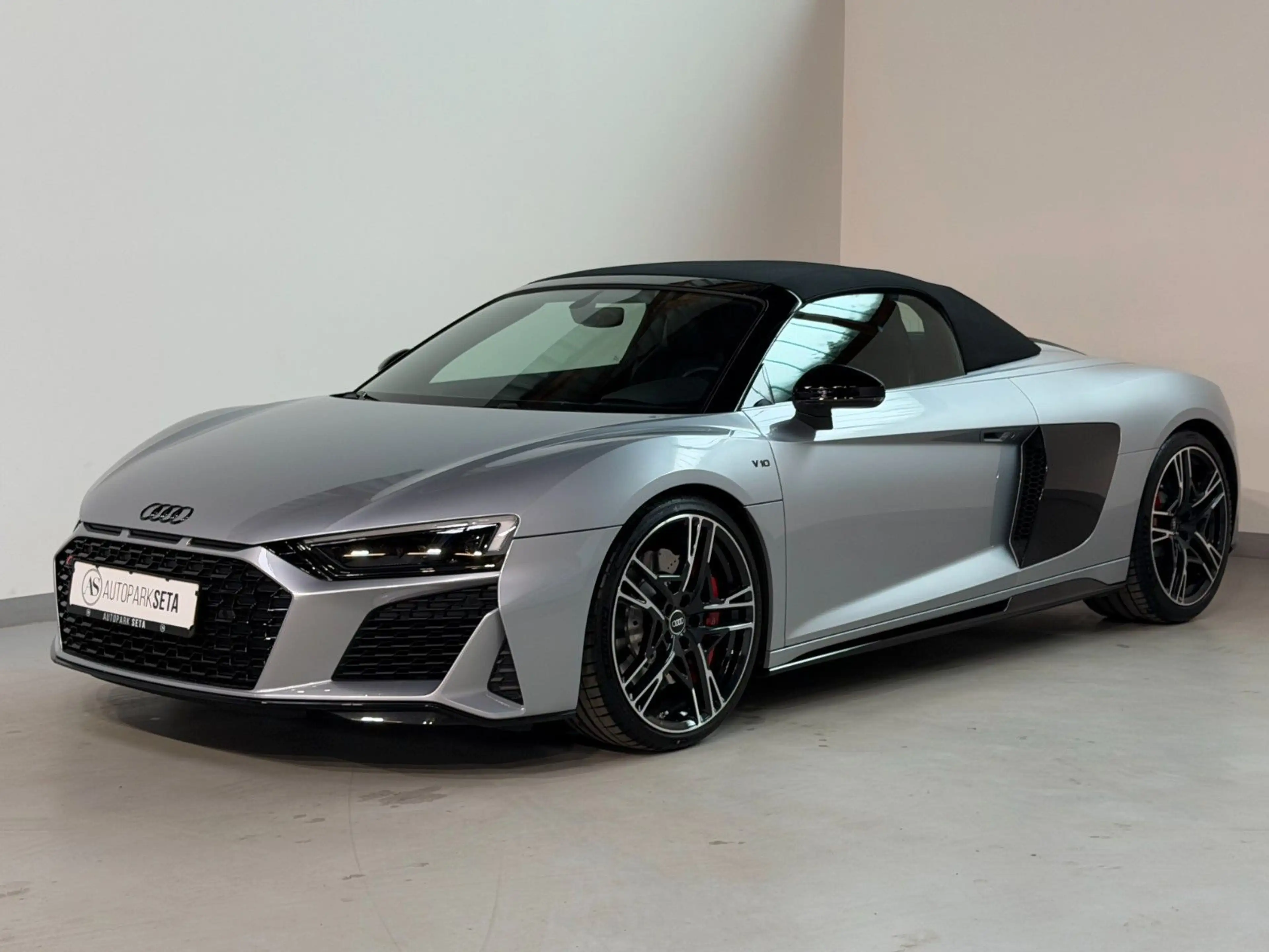 Audi R8 Spyder 5.2 FSI RWD LASERLIGHT*B&O — photo 2