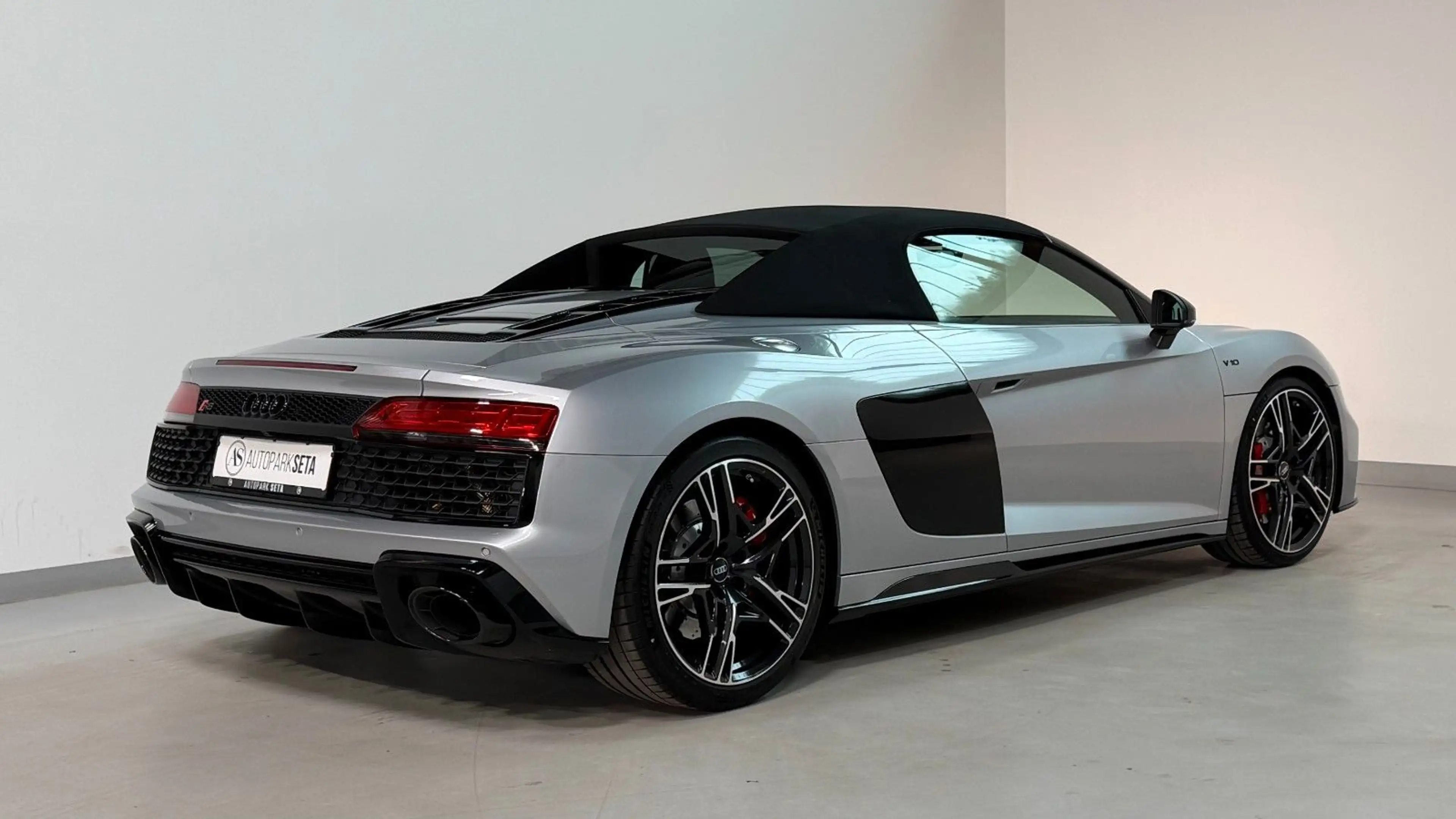 Audi R8 Spyder 5.2 FSI RWD LASERLIGHT*B&O — photo 7