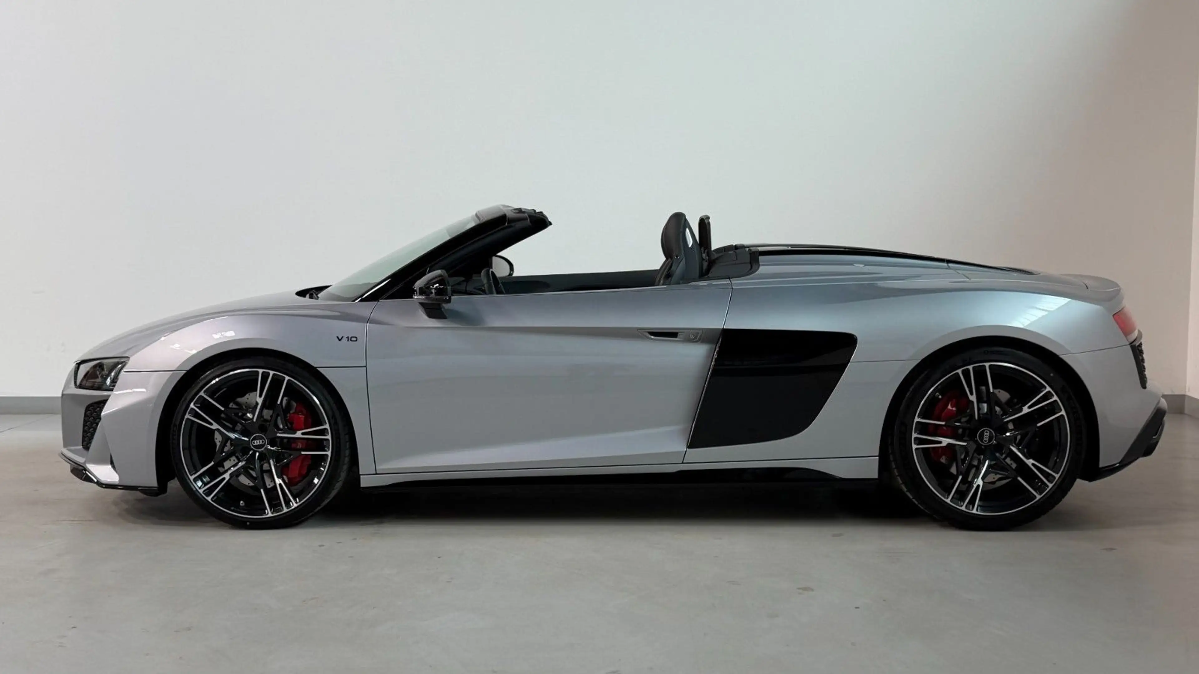 Audi R8 Spyder 5.2 FSI RWD LASERLIGHT*B&O — photo 14