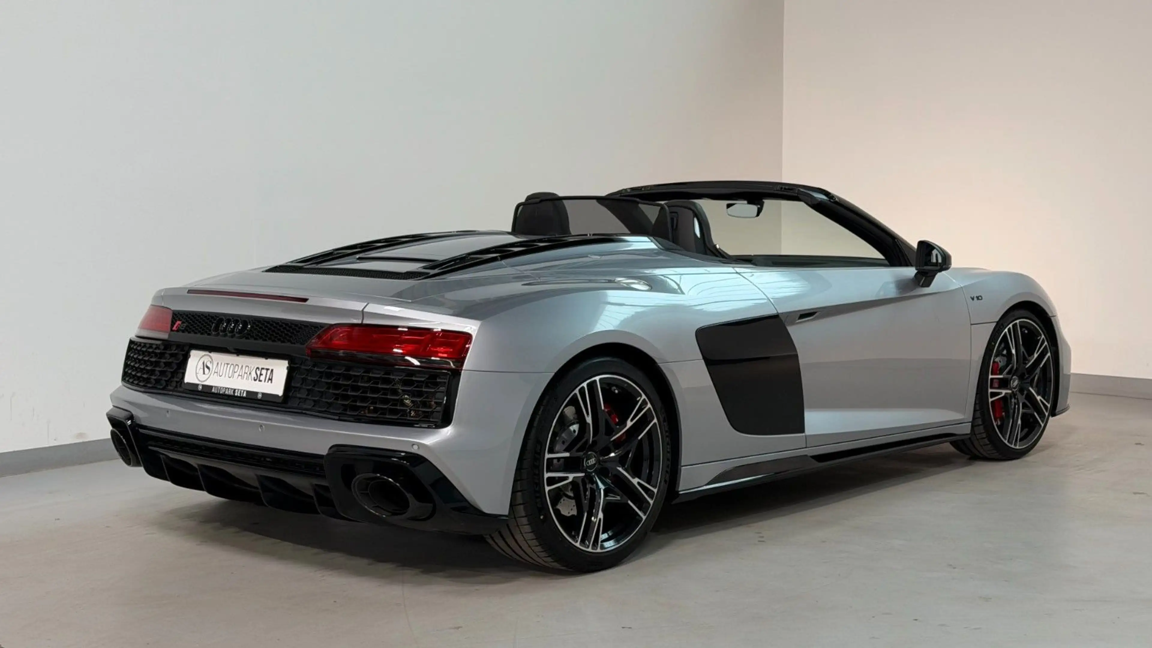 Audi R8 Spyder 5.2 FSI RWD LASERLIGHT*B&O — photo 6