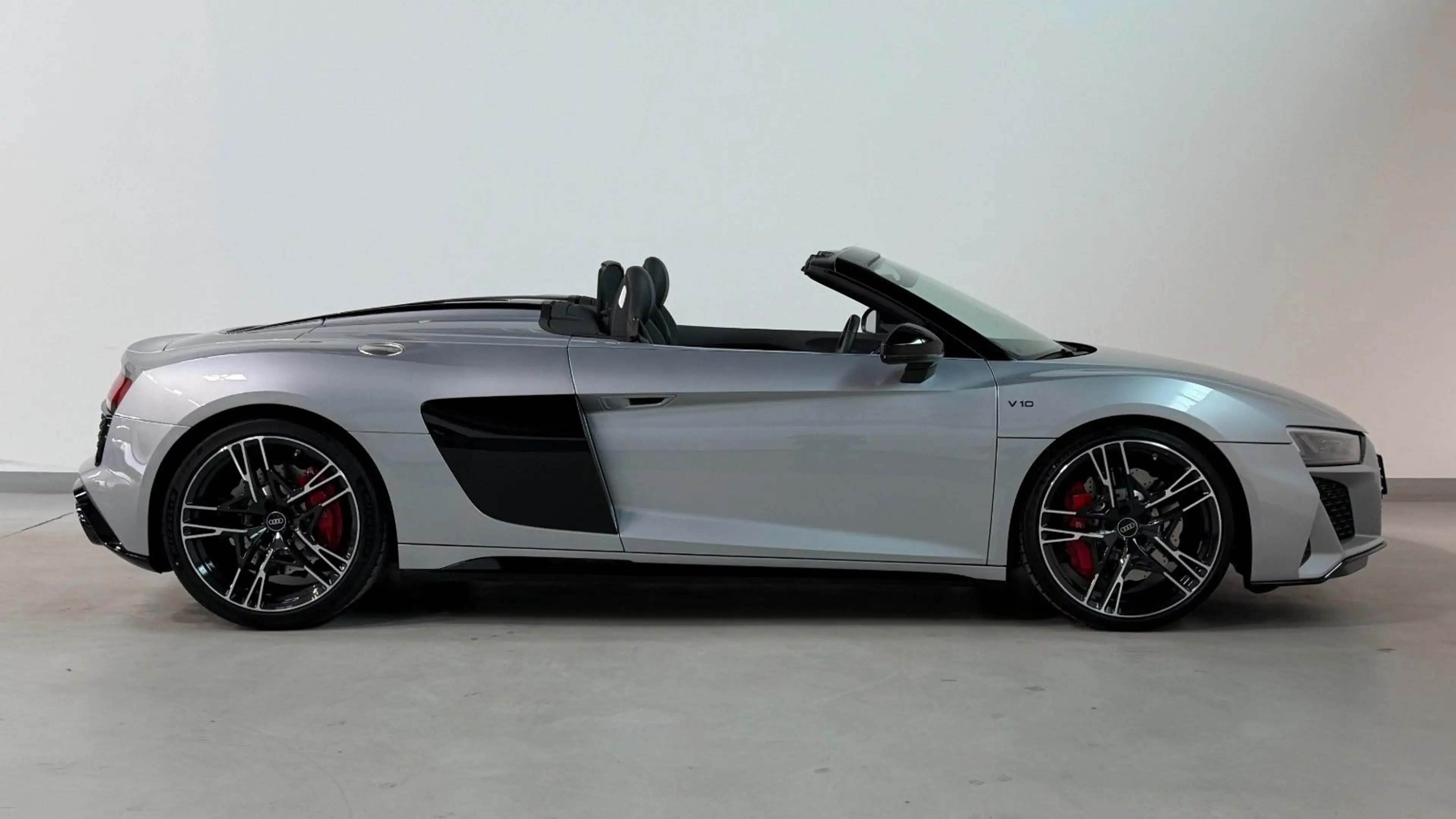 Audi R8 Spyder 5.2 FSI RWD LASERLIGHT*B&O — photo 13