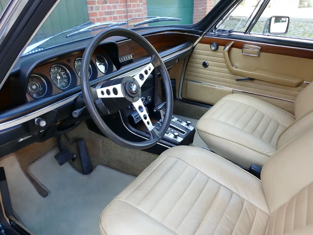 BMW 3,0 CSA e9 Coupé in tundragrün metallic, foto 4