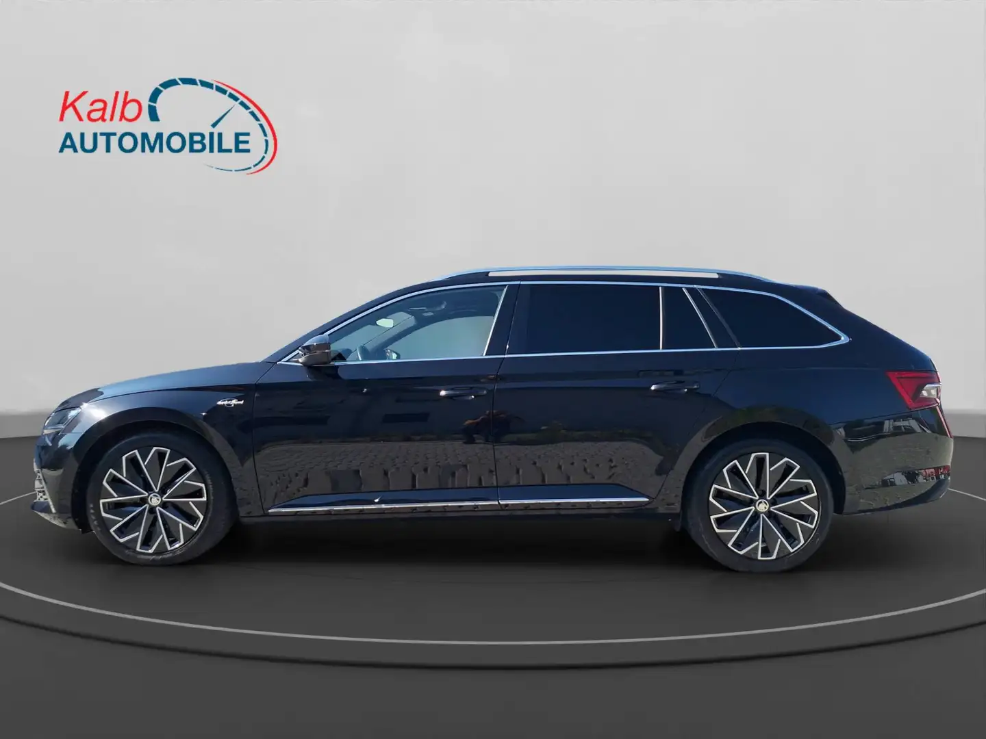 Skoda Superb SUPERB COMBI 2.0TDI DSG L&K+NAVI+KAMERA+ACC+ Zwart - 2